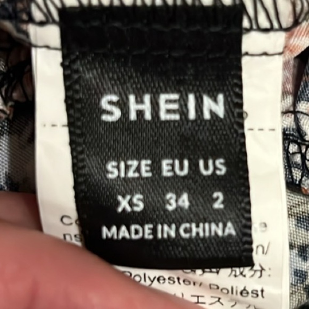 SHEIN Dress in Floral Print, Size XSmall, EUC - Picture 12 of 16